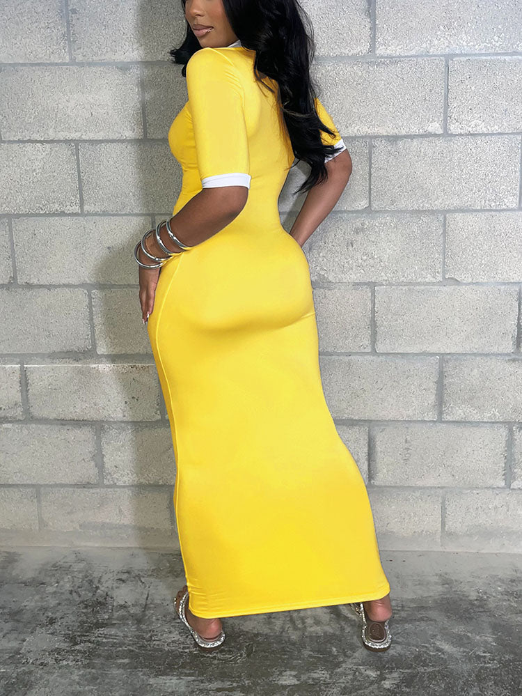 Robe longue moulante contrastée à imprimé polo