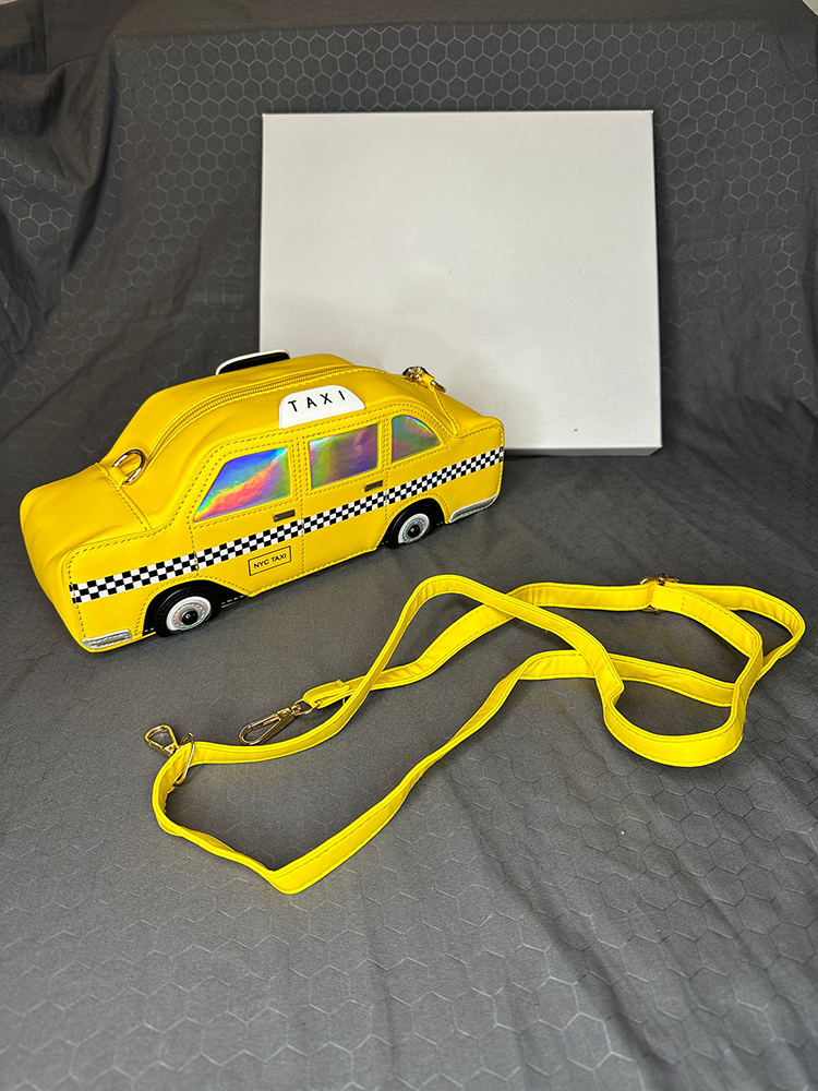 Sac à main en forme de voiture