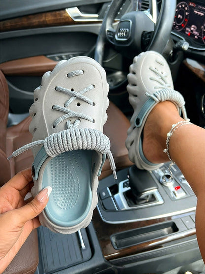 Soft Rope Contrast Clogs