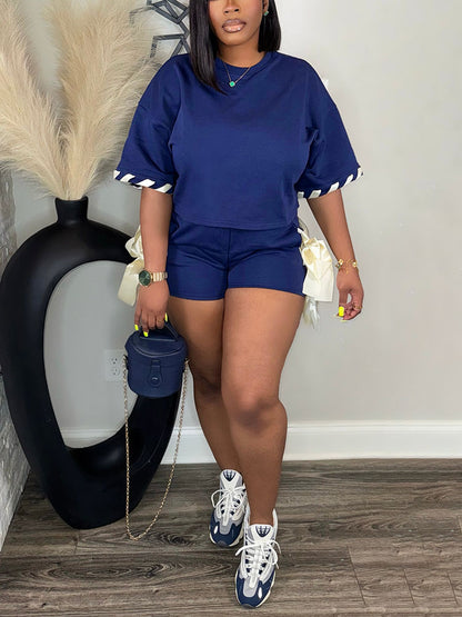 Ensemble haut court contrasté et short à nœud papillon