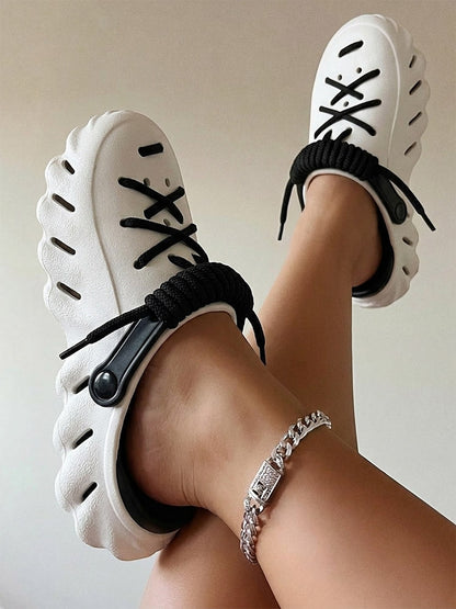 Soft Rope Contrast Clogs