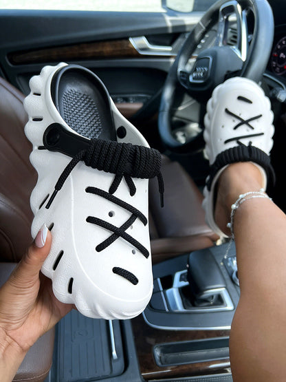 Soft Rope Contrast Clogs