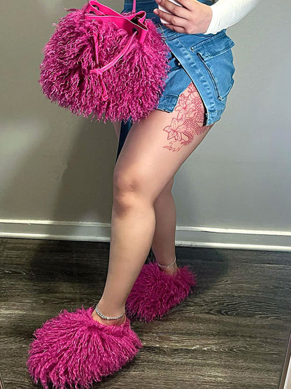 Ensemble sac et claquettes en fourrure moelleuse