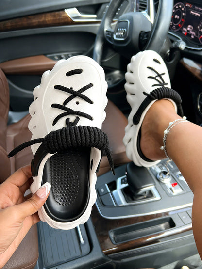Soft Rope Contrast Clogs
