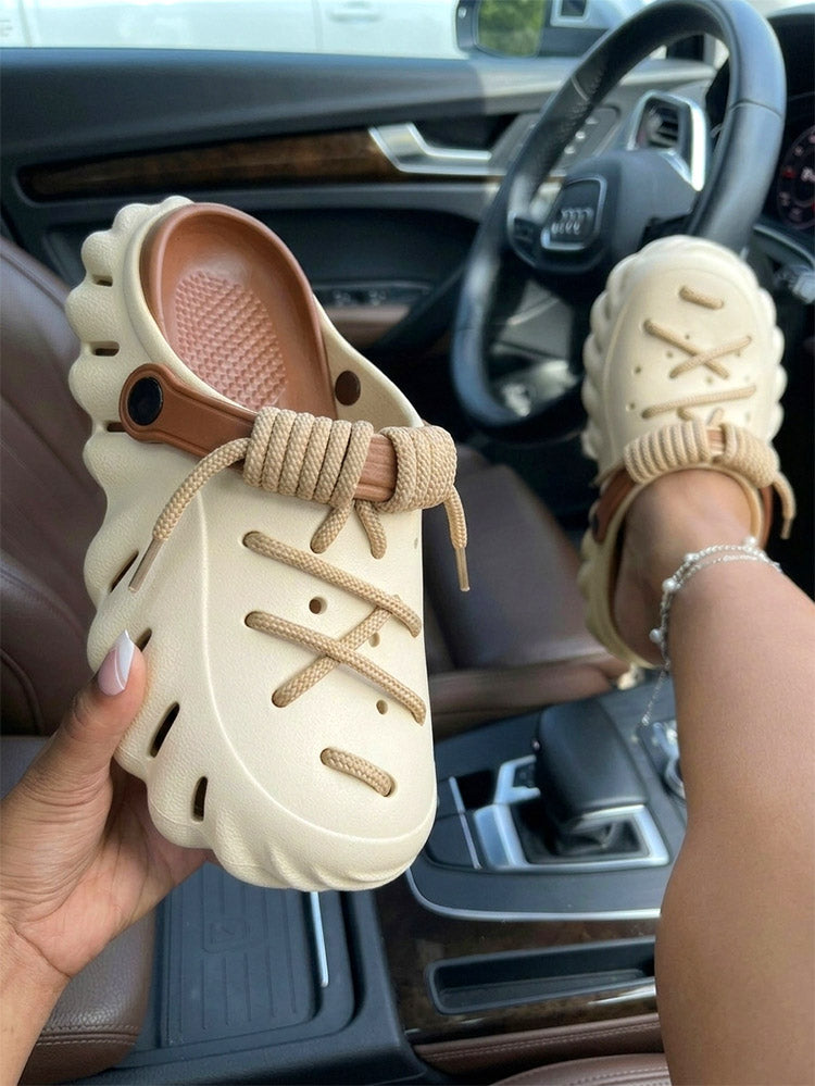 Soft Rope Contrast Clogs