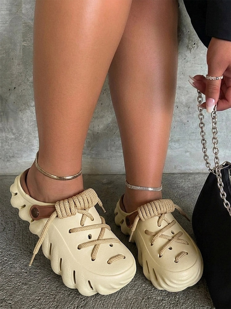 Soft Rope Contrast Clogs