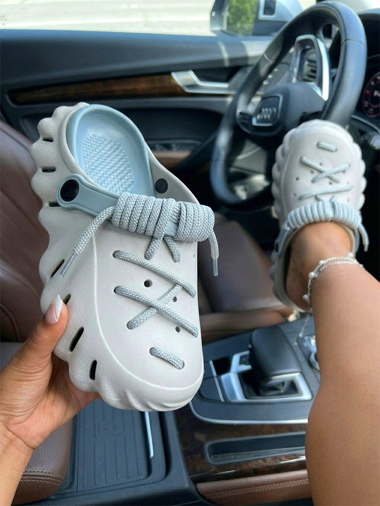 Soft Rope Contrast Clogs
