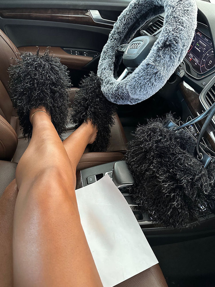 Ensemble sac et claquettes en fourrure moelleuse