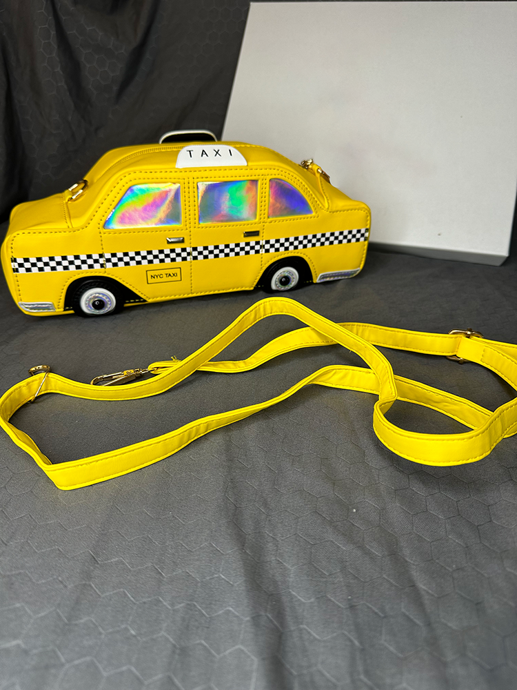 Sac à main en forme de voiture