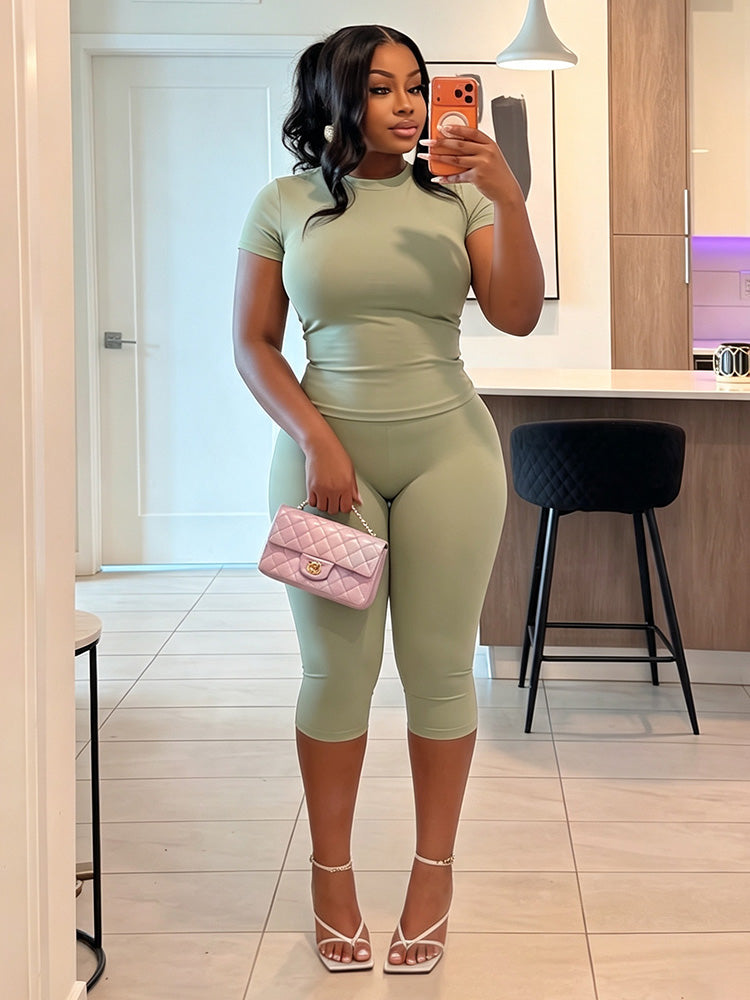 Effortless Fitted Tee & Capri Leggings Set