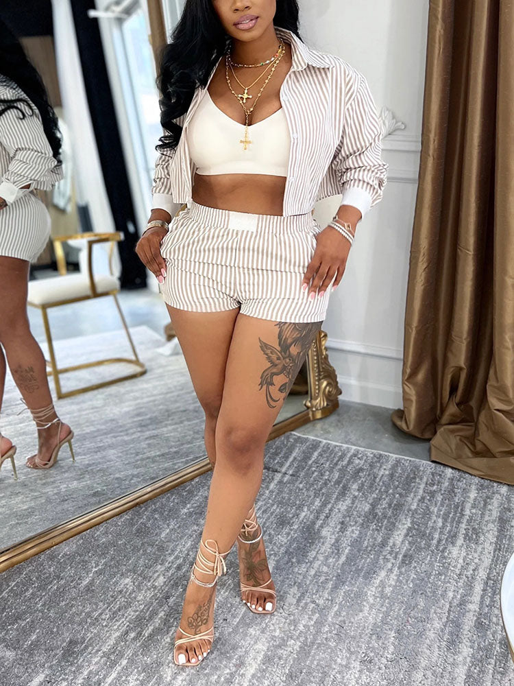 Ensemble chemise courte et short rayé chic