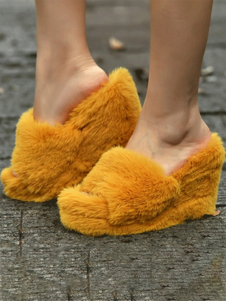 Round Toe Fluffy Wedge Slippers - ECHOINE