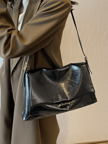 PU Leather Solid Shoulder Bag - ECHOINE